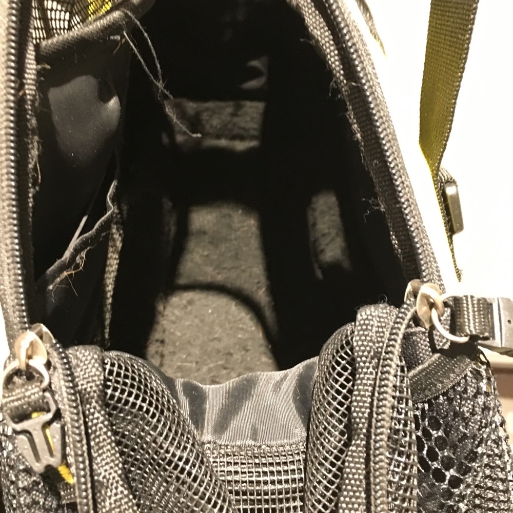 BodyGlove Pet Carrier Bag 🐶 🐱 - Picture 3 of 4